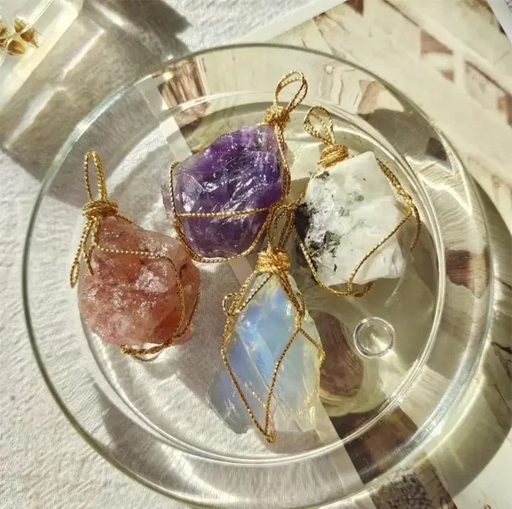 Pendentif en Quartz Naturel SANSHI – Pierre Naturelle Élégante